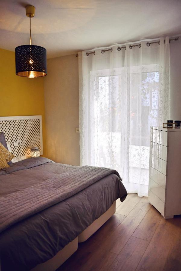 Yellow Jasper - Gemstone Getaway Marbellac Extérieur photo