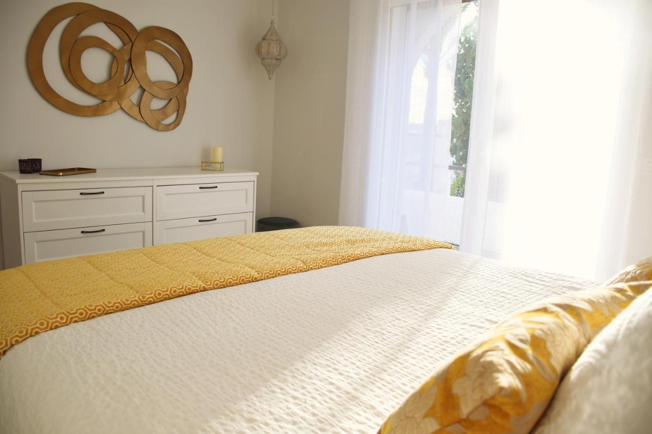 Yellow Jasper - Gemstone Getaway Marbellac Extérieur photo
